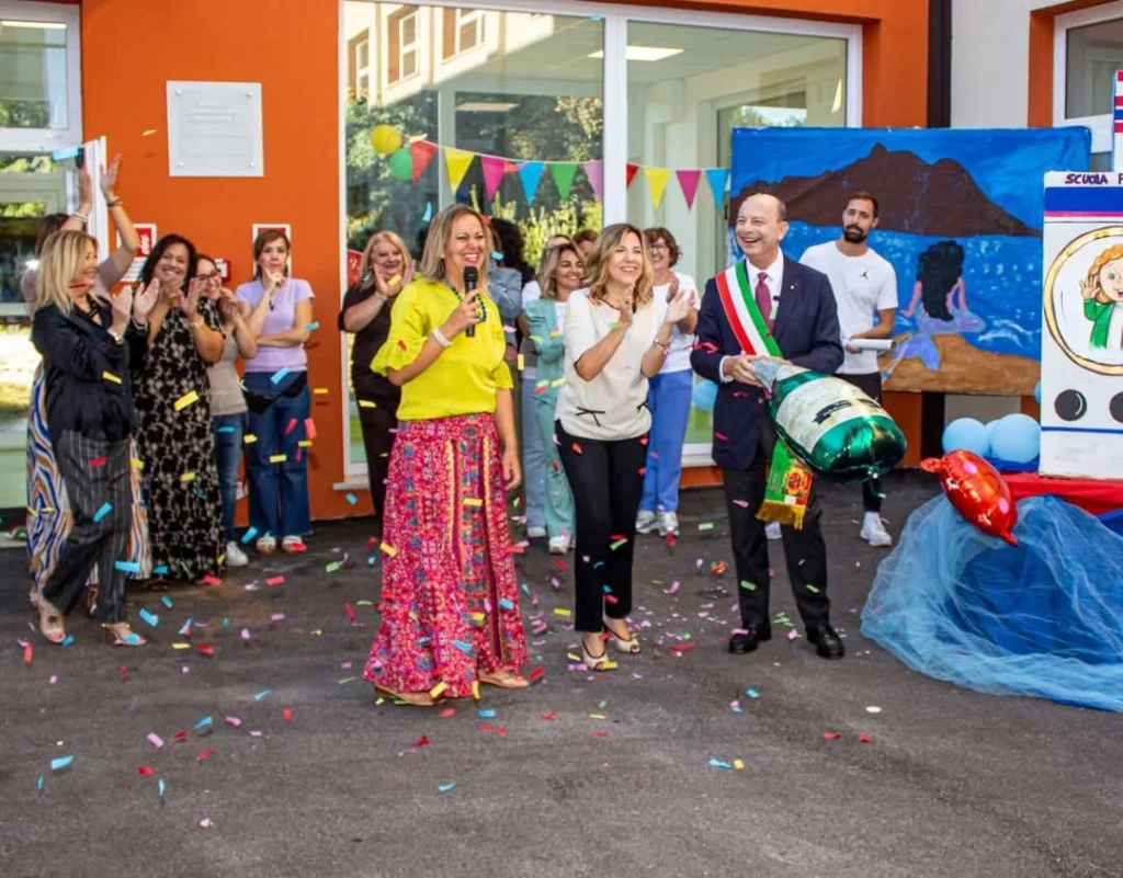 foto dell'inaugurazione della sede di scuola primaria madonna della neve