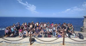 i ragazzi davanti al mare